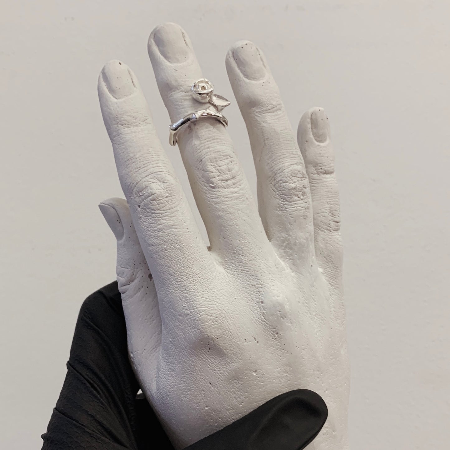 Žiedas PUIKYBĖ rožės formos