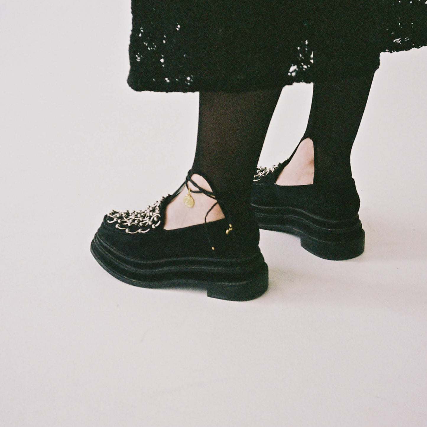 Medalionas su šilkine virvele TINGUMAS