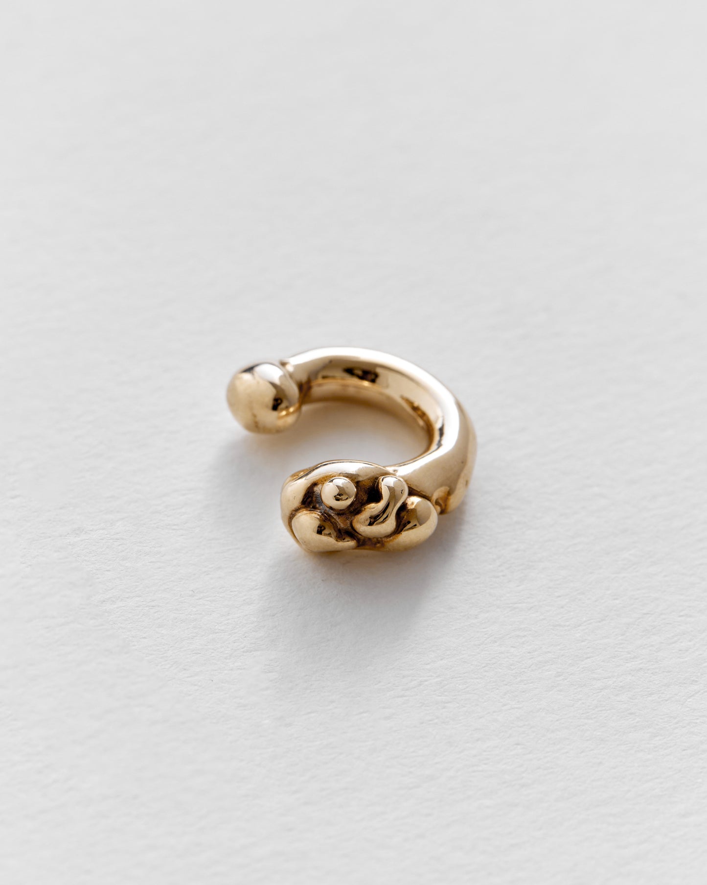Auskaras PYKTIS – užmaunamas ear cuff'as